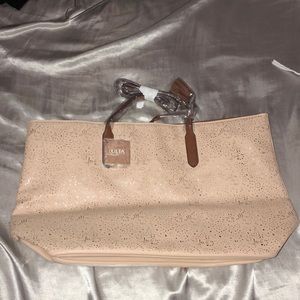 Ulta gift with purchase of $75 bag